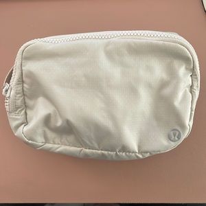 Lululemon | Everywhere Belt Bag | White Opal